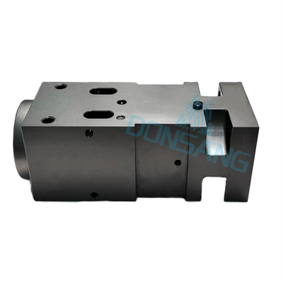 HB30G Hydraulic Breaker Cylinder Front Head Cylinder 150Mm Diameter DS13C